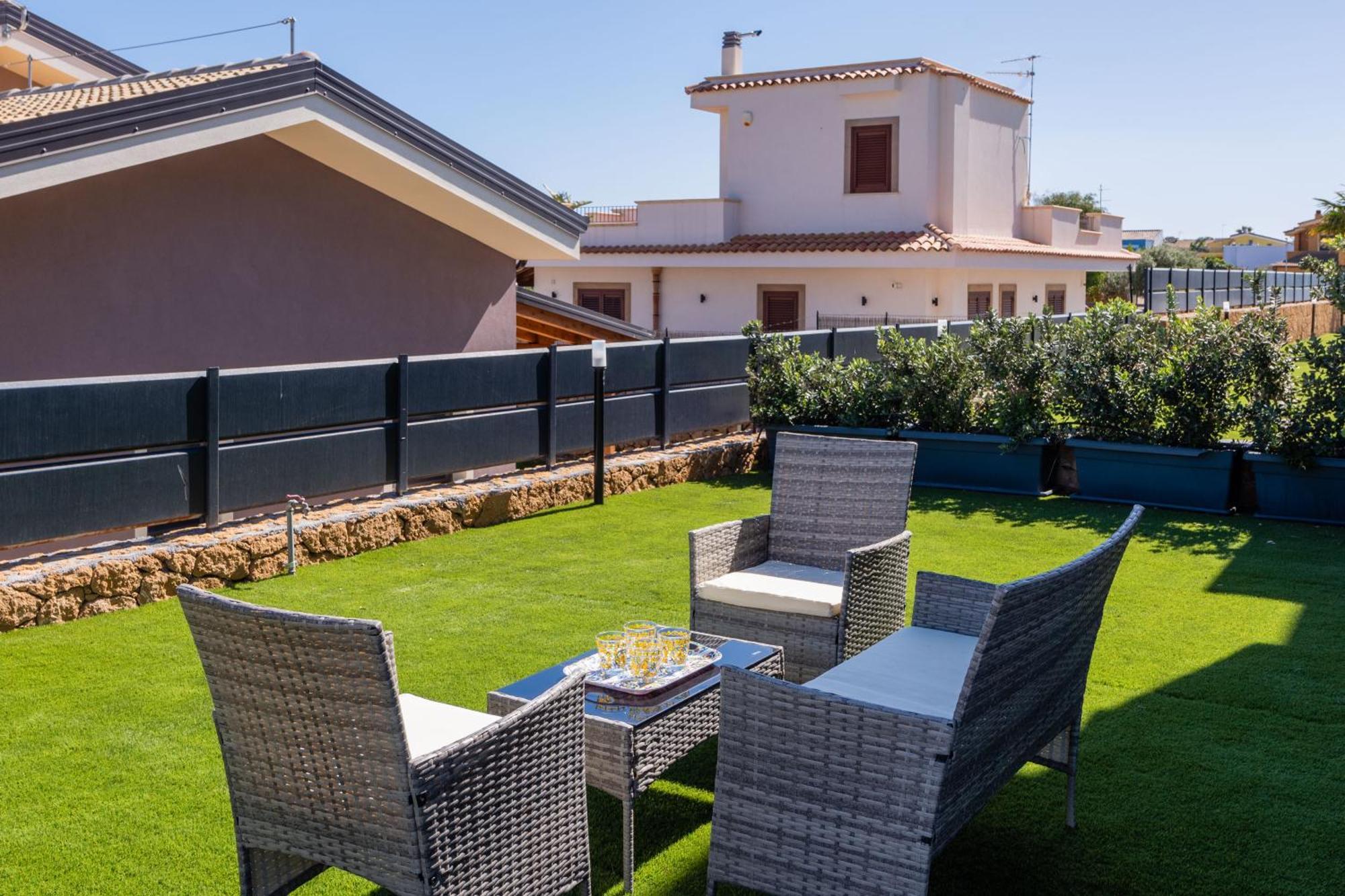 אוגוסטה Etna Mare Apartments By Wonderful Italy מראה חיצוני תמונה